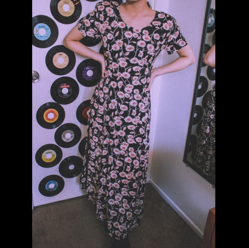 Vintage maxi dress🌻